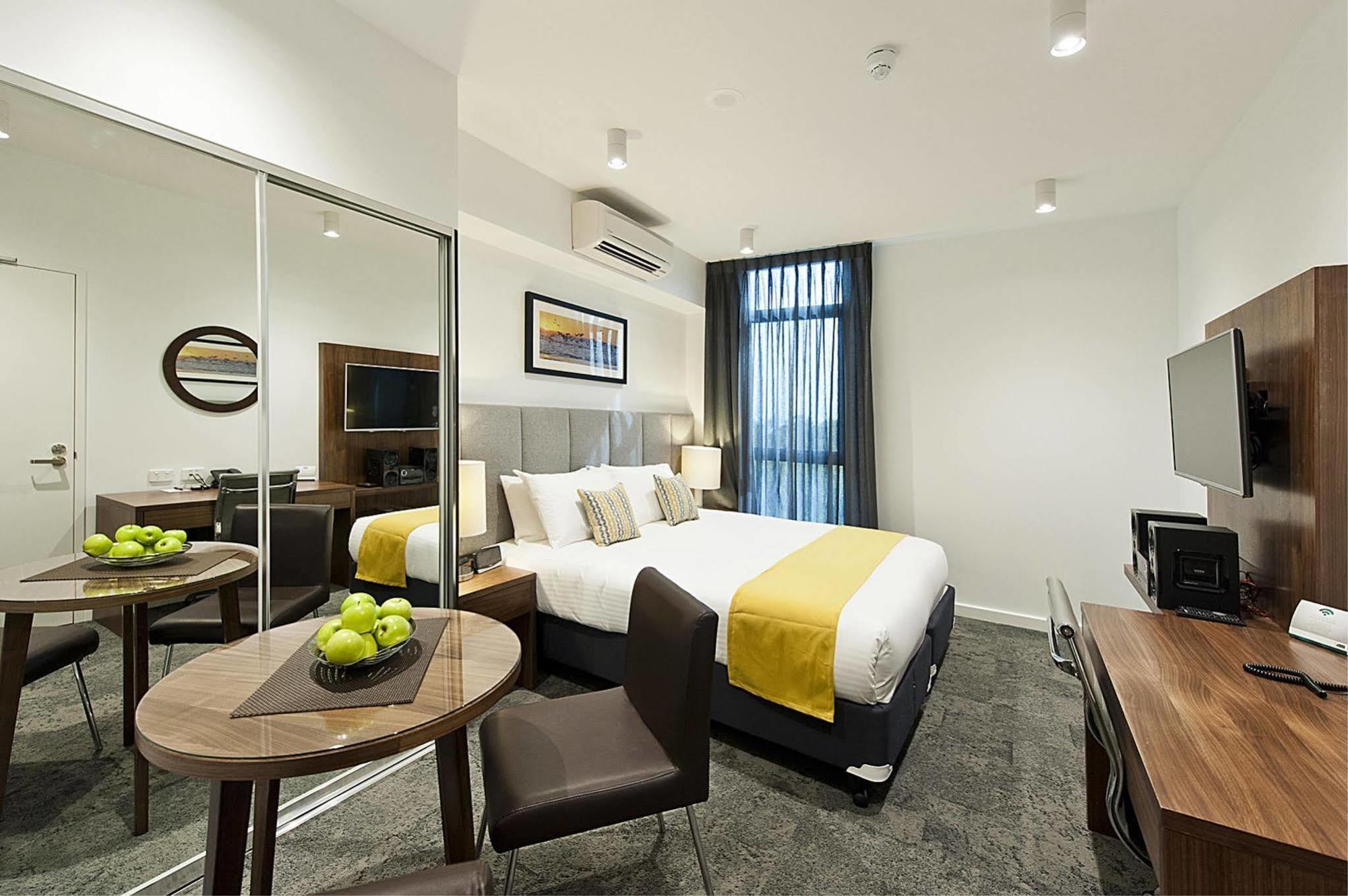 Quest Rockingham Aparthotel Exterior foto